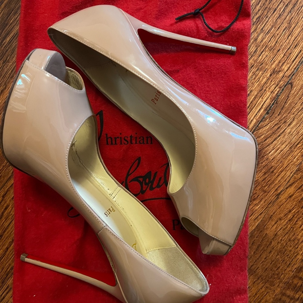 Christian Louboutin Very Privé
120 mm Platform pumps  - Blush Beige